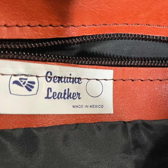 Made in Mexico large ,genuine leather crossbody bag - Picture 13 of 15